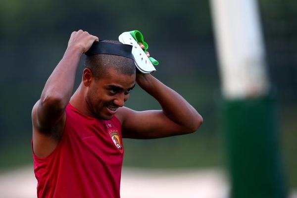 [流言板]在火箭有过如此大的进攻空间吗？格林笑道：下个问题