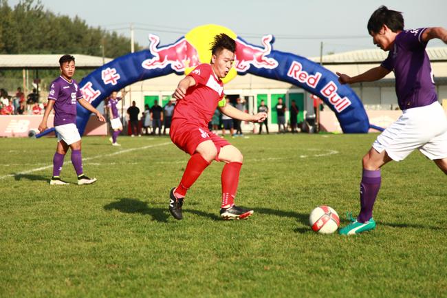 紫禁之巅八人制足球决赛 高洪波现场见证点球