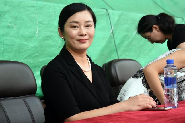 千兆集团董事长慰问博阳队 鼎力支持为大连争