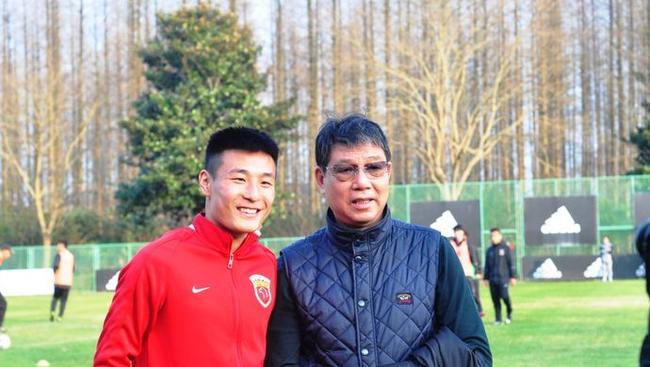 徐根宝请刘军任崇明三期主帅 梦想上港亚冠夺