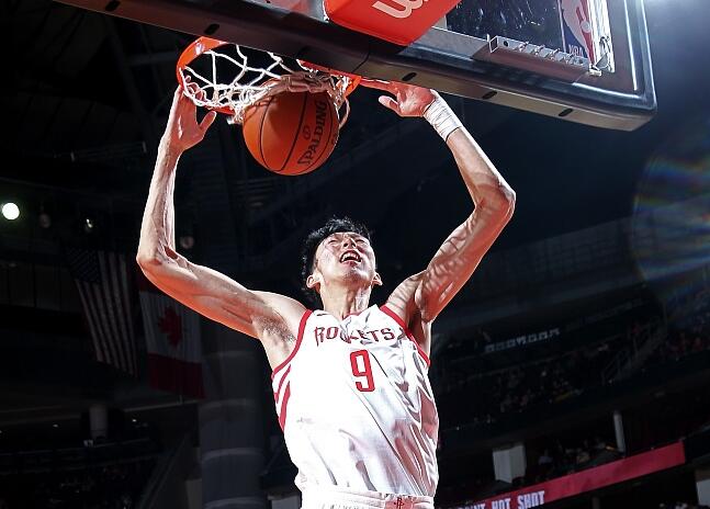 周琦GIF集锦:大佬带他玩!高效填满统计表