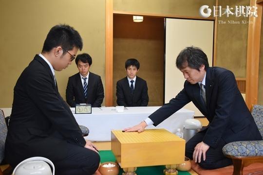 日本阿含桐山杯落幕_18岁小将击败高尾绅路夺冠