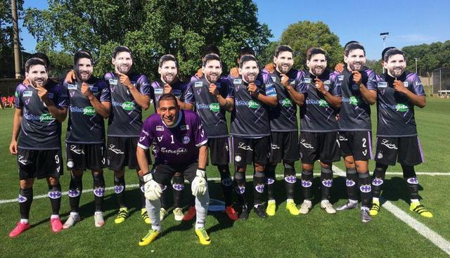 致敬国家英雄梅西!阿根廷球队带梅西面具合影