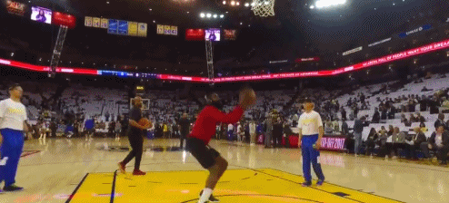 库里通道投篮vs哈登暴扣 ¨勇士></p></a> 火勇战一触即发