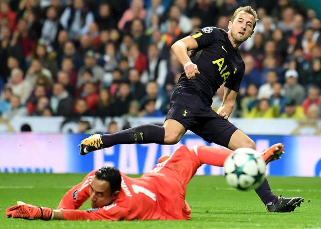 凯恩射门被纳瓦斯指尖托出