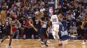 攻防一把抓!KD狂請鵜鶘吃六餐火鍋 刺刀化身籃下守護神!(影)-黑特籃球-NBA新聞影音圖片分享社區