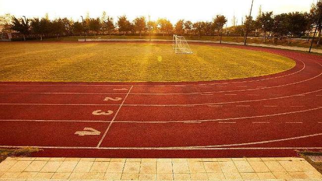 武汉一高校出新措施 跑步打卡 挣体育课学分_