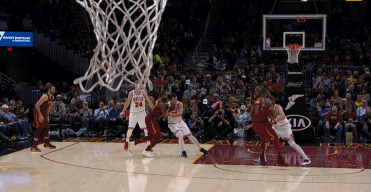 【影片】嚇人!詹皇崴到腳踝直接倒地,讓人心里一驚!-黑特籃球-NBA新聞影音圖片分享社區