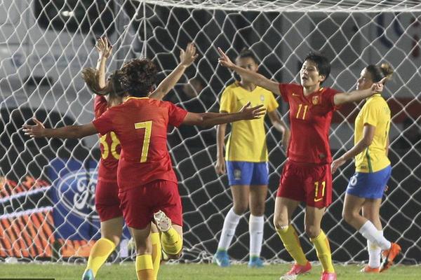 维持原判！字母哥突破对抗倒地被吹进攻犯规&雄鹿挑战失败