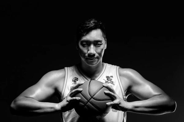 本賽季季后賽已完成4次17+大逆轉(zhuǎn)！卡萊爾：我們會戰(zhàn)斗到最后一秒