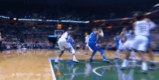 【影】衝突!公鹿悍將怒砸威少護衛 這球打得有火氣-黑特籃球-NBA新聞影音圖片分享社區