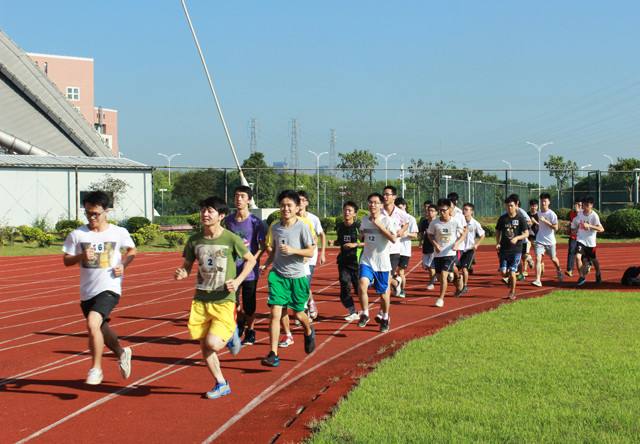 武汉一高校体育课新规:课外不锻炼可能挂科