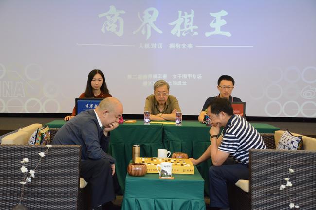 胡东海(中信置业董事长) 负 章广跃(中信置业河南公司总经理)