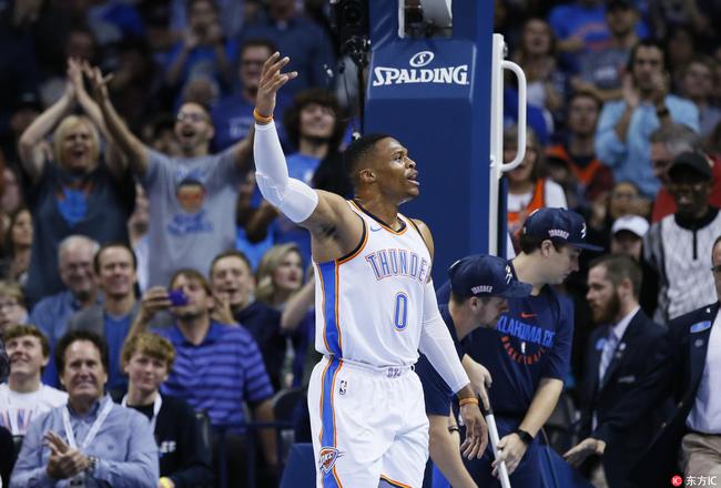 22+8!威少掀起反擊潮振臂高呼 釋放球權的他太可怕!-黑特籃球-NBA新聞影音圖片分享社區