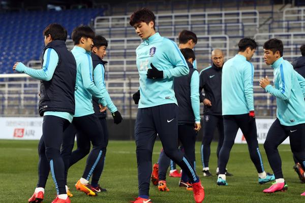 國際籃聯簡直是亂排，個人認為伊朗打不過我們。排名卻比我們高