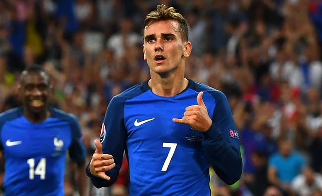 巴萨真要挖格列兹曼!总监来看法国队现场考察