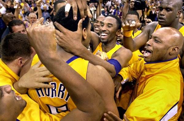 Kobe發圖憶15年前經典絕殺 當年是他救了OK組合!-黑特籃球-NBA新聞影音圖片分享社區
