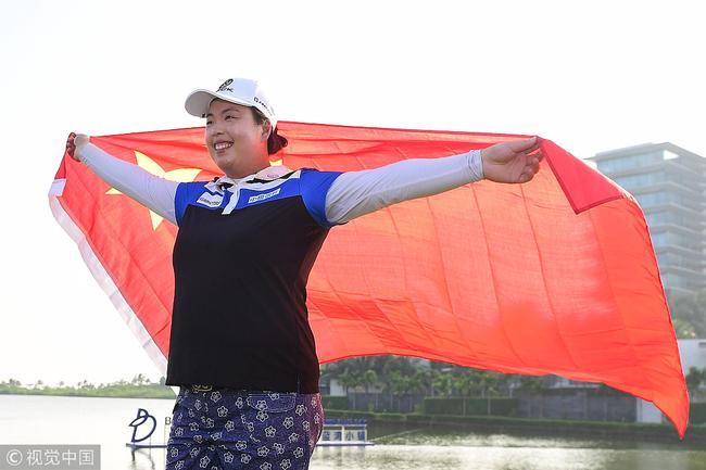 冯珊珊上周在祖国问鼎世界第一