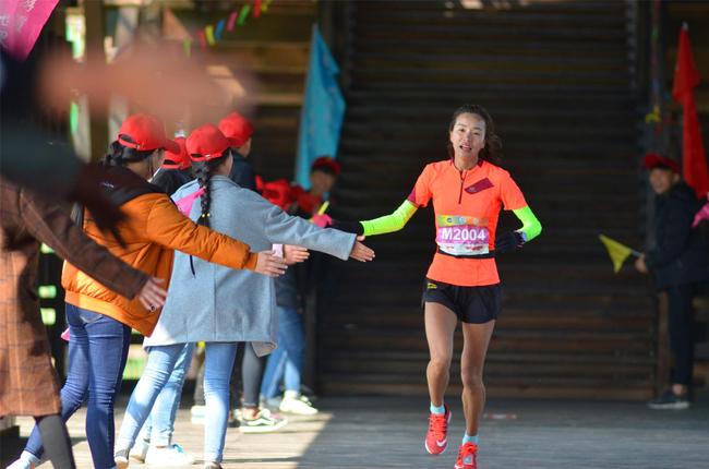 女子42公里个人赛冠军陆阳春