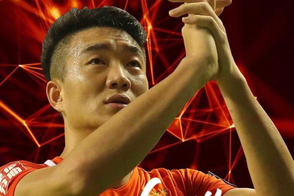 基德谈让克莱替补：场上多个控卫时我们情况不错 他对此没问题