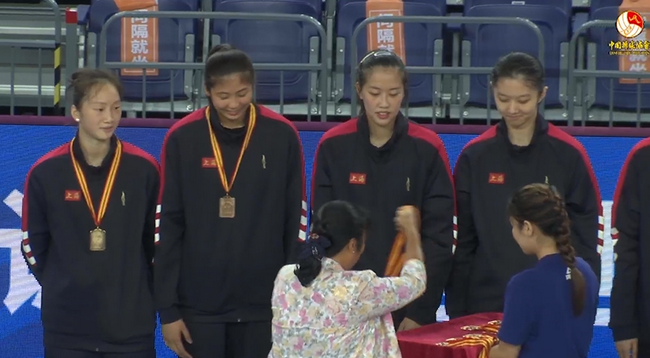 上海女排荣膺2021年全锦赛冠军