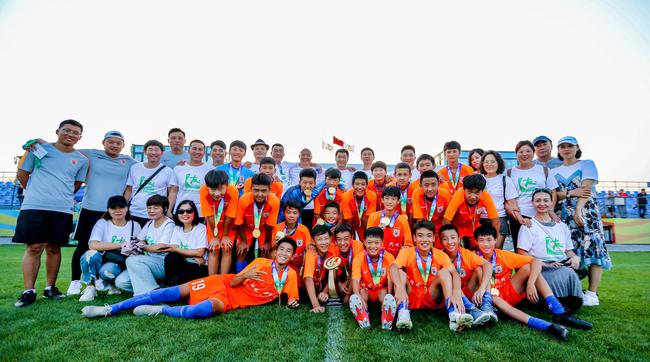 学校U14红队获得冠军