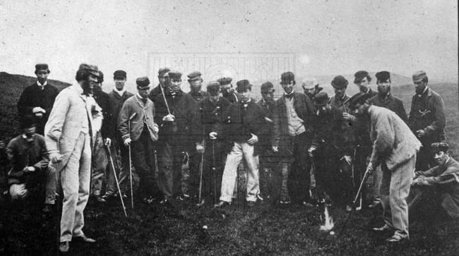 1867年利斯锦标赛中的威利·邓恩(左8,扛球杆者)