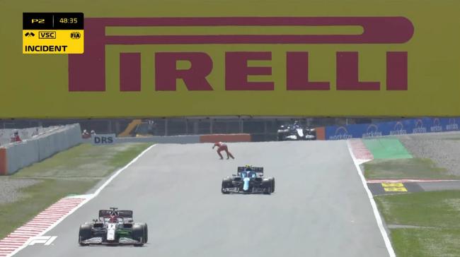 【博狗体育】F1西班牙站FP2:梅奔包揽前二 维斯塔潘飞驰圈失误