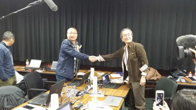 绝艺与深禅在决赛中握手