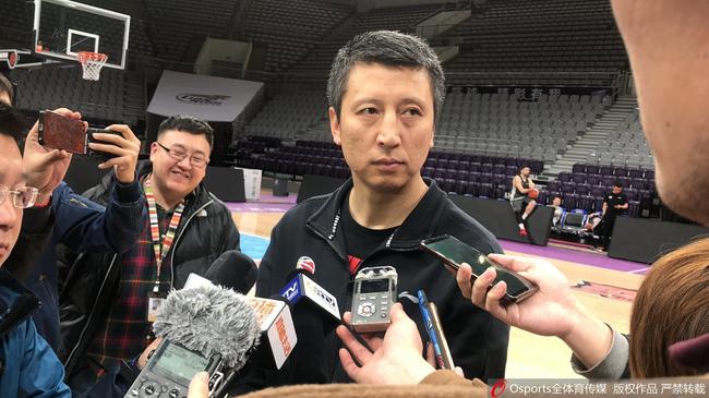 郭士强白发明显增加