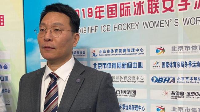 韩国队主教练金尚俊接受采访。 新京报记者 孙海光 摄