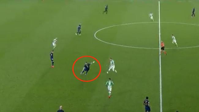 本泽马失误横传