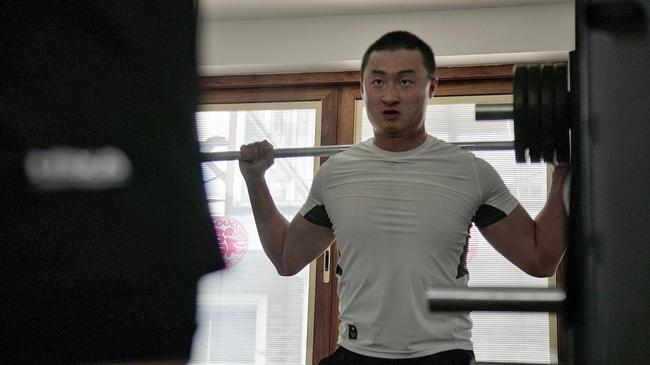 李昊桐在休赛期训练