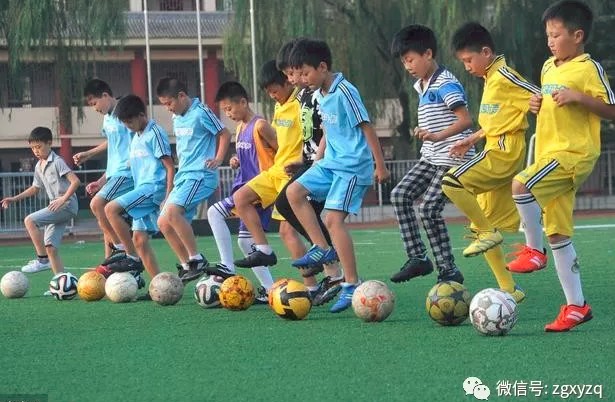 校园足球特色学校应该从学生体质“先进校”产生