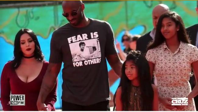 會繼續嘗試生兒子嗎?Kobe:這取決與我老婆,全聽她的!-黑特籃球-NBA新聞影音圖片分享社區