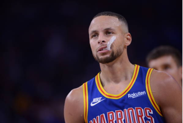 21/22赛季NBA常规赛 老鹰 113-127 勇士_直播间_手机新浪网