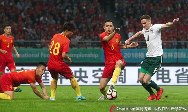 国足有些失误让人看不懂