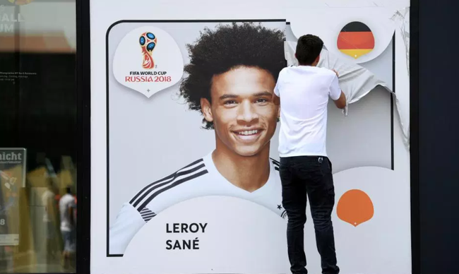 萨内的世界杯海报被撤掉