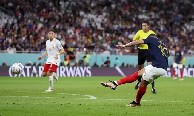 世界杯-姆巴佩1传2射 吉鲁进球 法国3-1淘汰波兰
