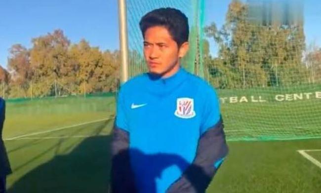 恩杜姆布已申请上海居住证 弗洛雷斯:他是榜样