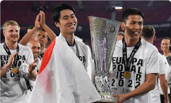 2日本球员获欧联杯创亚洲纪录   下季7日本球员踢欧冠