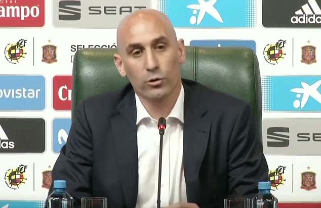 西班牙足协主席很生气，他亲自宣布洛佩特吉下课