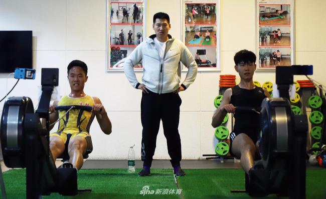 19岁的外甥作为学生，因嫌家里穷与爸妈吵架，还说出卖肾这种话，该怎么办？