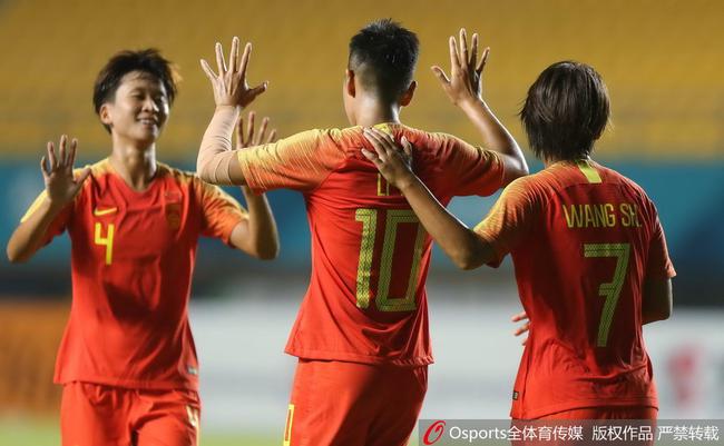 央视解说:比赛对女足没任何考验 高不止一两档次