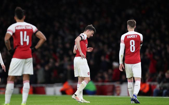 科斯切尔尼因伤离场