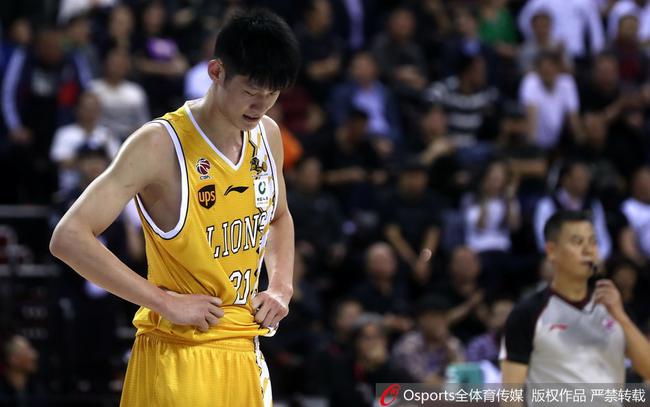 扛不动也要硬上!胡金秋的视频就是广厦的播放透啊斗志希望图片