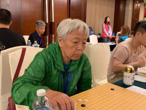 塘桥杯常客,来自杭州的朱耶兰老师,可能是全场最年长的选手