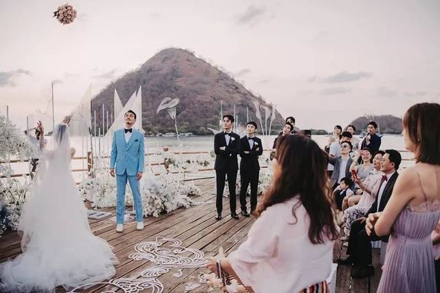 杨烁在阿雅娜科莫多度假村的婚礼现场