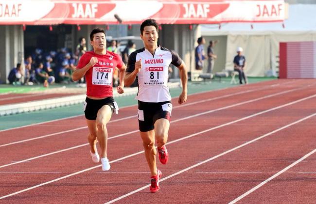 200米冠军饭塚翔太，桐生祥秀在身后猛追