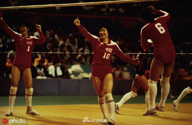 1984中国女排首次获得奥运金牌